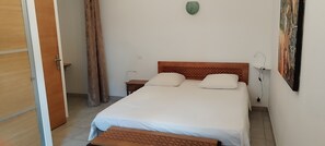 1 chambre, fer et planche à repasser, Wi-Fi, draps fournis