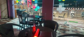 Hotel Shiva & is