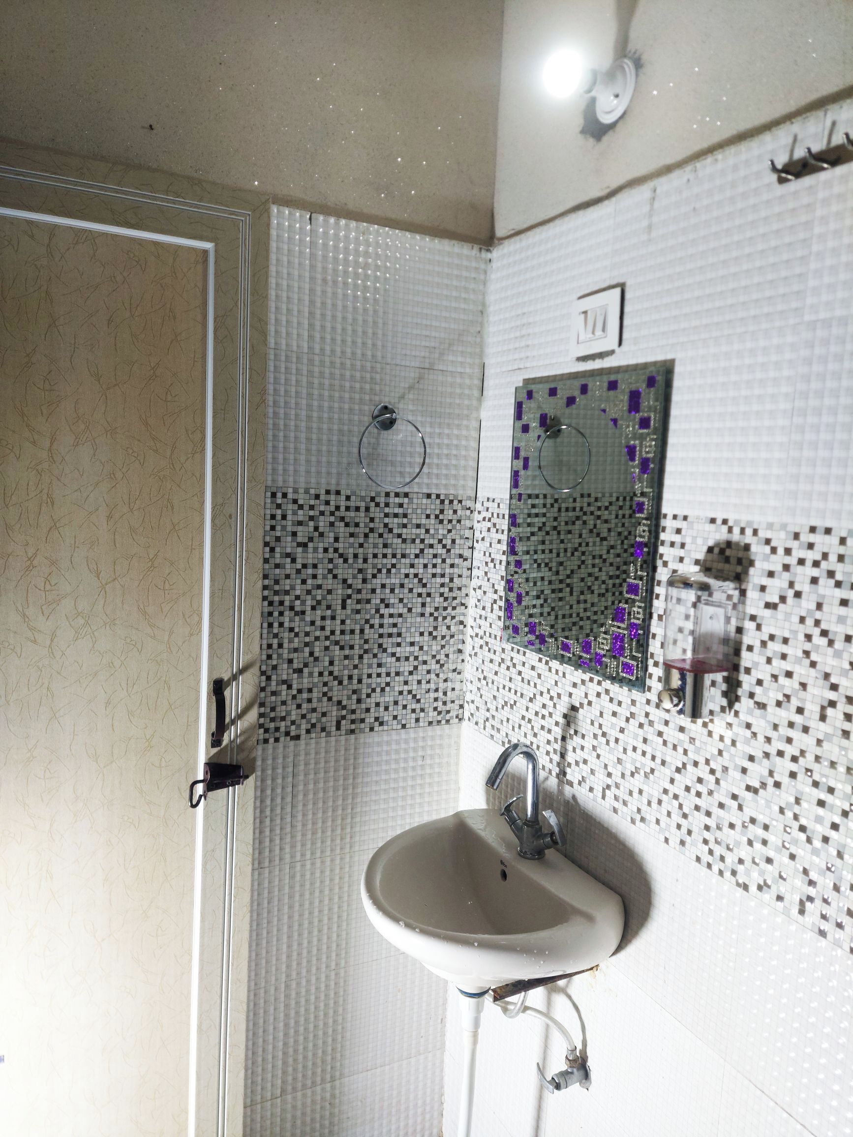 Double Room, Mountain View | Bathroom | Shower, slippers, towels, soap