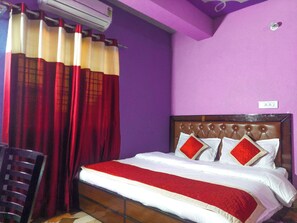 Double Room, Mountain View | Desk, laptop workspace, free WiFi - Hotel Shiva & is  (Rishikesh)