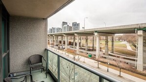 Unclassified image, 4 of 20, button - GLOBALSTAY Modern 1BD Apartment with balcony Downtown Toronto (Toronto/Canada)