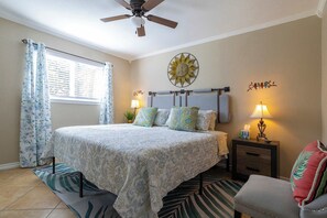 4 bedrooms, desk, WiFi, bed sheets