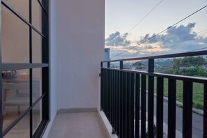 Deluxe Double Room, Balcony, Mountain View | Balcony - Sakanti Inn Wonosobo (Wonosobo)