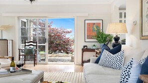 TV, fireplace - Merrigang Cottage, Bowral, Southern Highlands (Bowral)