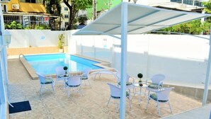 Kolam renang outdoor