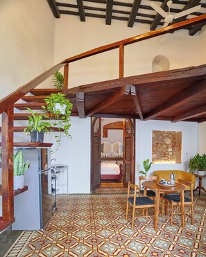 Interior - Comfort & ancient beauty meet (Santo Domingo)