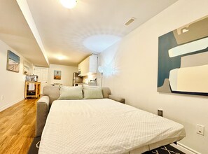 1 makuuhuone, silitysrauta/-lauta, Wi-Fi, vuodevaatteet