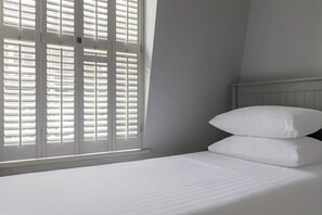 3 habitaciones, tabla de planchar con plancha y wifi gratis 