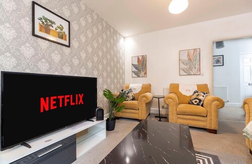 Spacious 5-Bedroom Family Home with Modern Amenities
