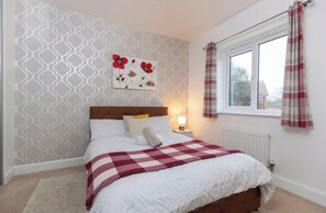 5 Schlafzimmer, Bügeleisen/Bügelbrett, WLAN, Bettwäsche