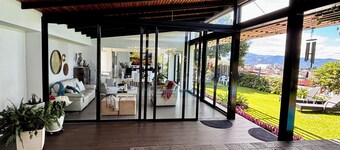 Beautiful house with pool in Heredia, ideal for families and long stays.