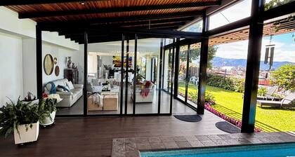 Beautiful house with pool in Heredia, ideal for families and long stays.