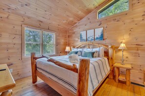 4 soverom, strykejern/-brett, wi-fi og sengetøy