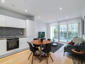 아파트, 침실 2개, 장애인 지원, 흡연 | 다이닝룸