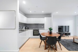 Apartment, 2 Bedrooms, Accessible, Smoking | Dining room - Luxurious Riverside Apartment in Central London (London)