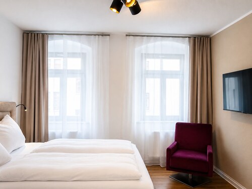 Zentrales Apartment für 4 Personen mit Küche, WLAN & privatem Parkplatz