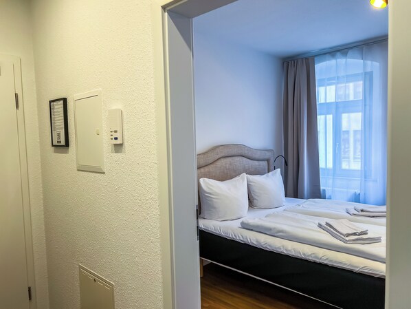 2 bedrooms, iron/ironing board, travel crib, free WiFi