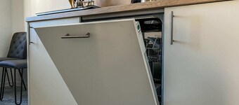 Central apartment for 4 people with kitchen, WiFi & private parking space