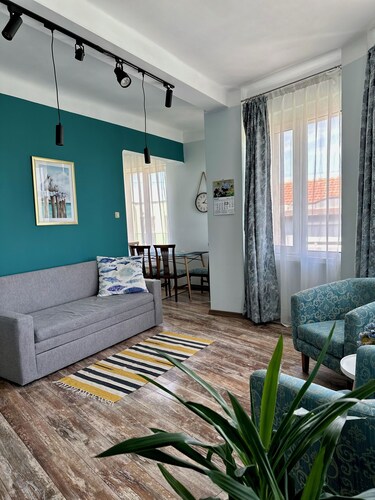 Charming 1-bedroom apartment in the city centre of Varna with infinity sea view!