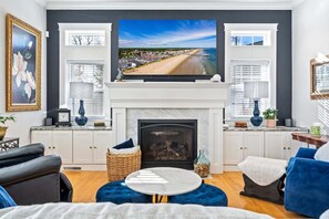 House, Multiple Beds, Hot Tub, Golf View (Villa at the 9) | Interior - Golf-front Personal Arcade Hot tub Outdoor Kitchen (Old Orchard Beach)