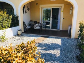 Outdoor dining - Pizzo Beach Club One Bedroom 67 (PIZZO)