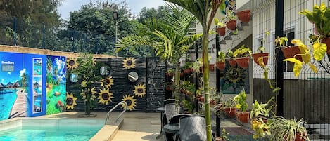 Bar junto a la piscina