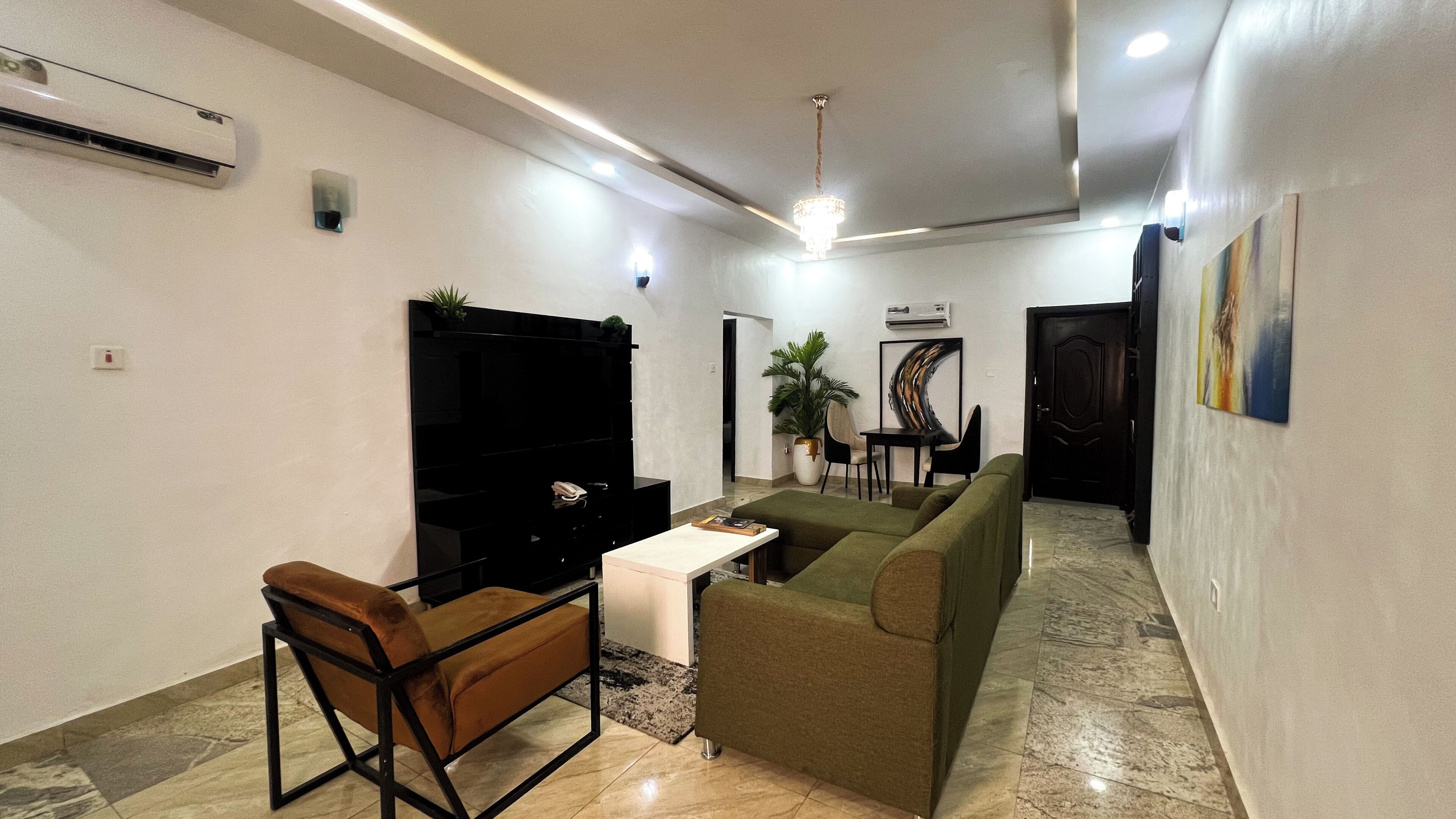 Appartamento Executive, 3 camere da letto, bagno in camera | Area soggiorno | Smart TV 40 pollici con canali satellitari, Netflix