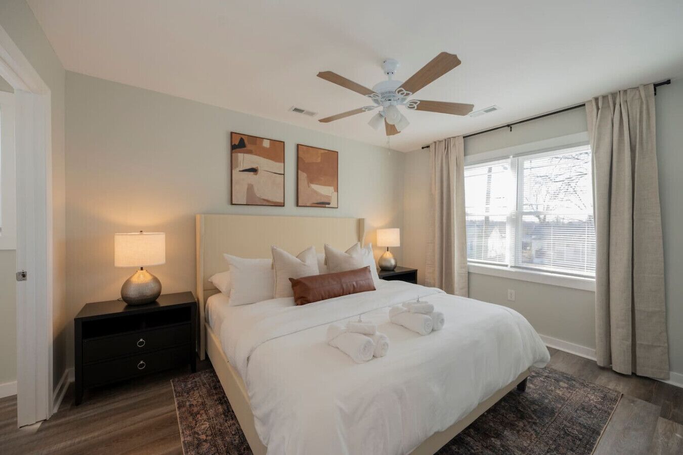 Iron/ironing board, WiFi, bed sheets