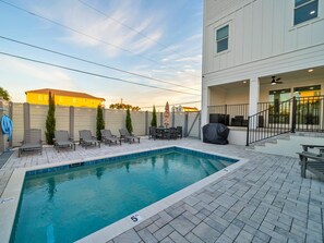 A heated pool - ☀️Stunning 6BR Home-Private Pool-Across from Beach-Golden Seashell East☀️ (Panama City Beach)