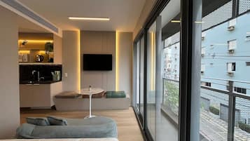 Comfort Apartment, Balcony | Living area