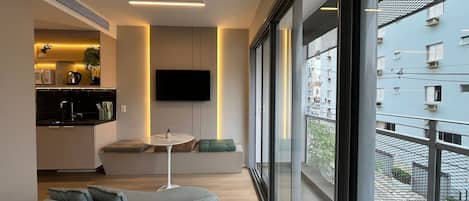 Comfort Apartment, Balcony | Living area