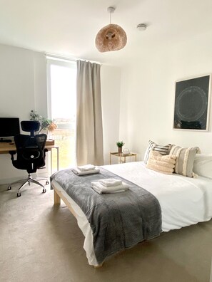 Apartment | 2 bedrooms, free WiFi, bed sheets - Stylish London Flat - Private Terrace - City View (London)