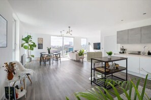 Apartment | Living area - Stylish London Flat - Private Terrace - City View (London)