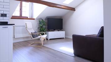 Apartemen Mewah, pemandangan kota | Area keluarga | Smart TV 50-inci dengan saluran TV kabel