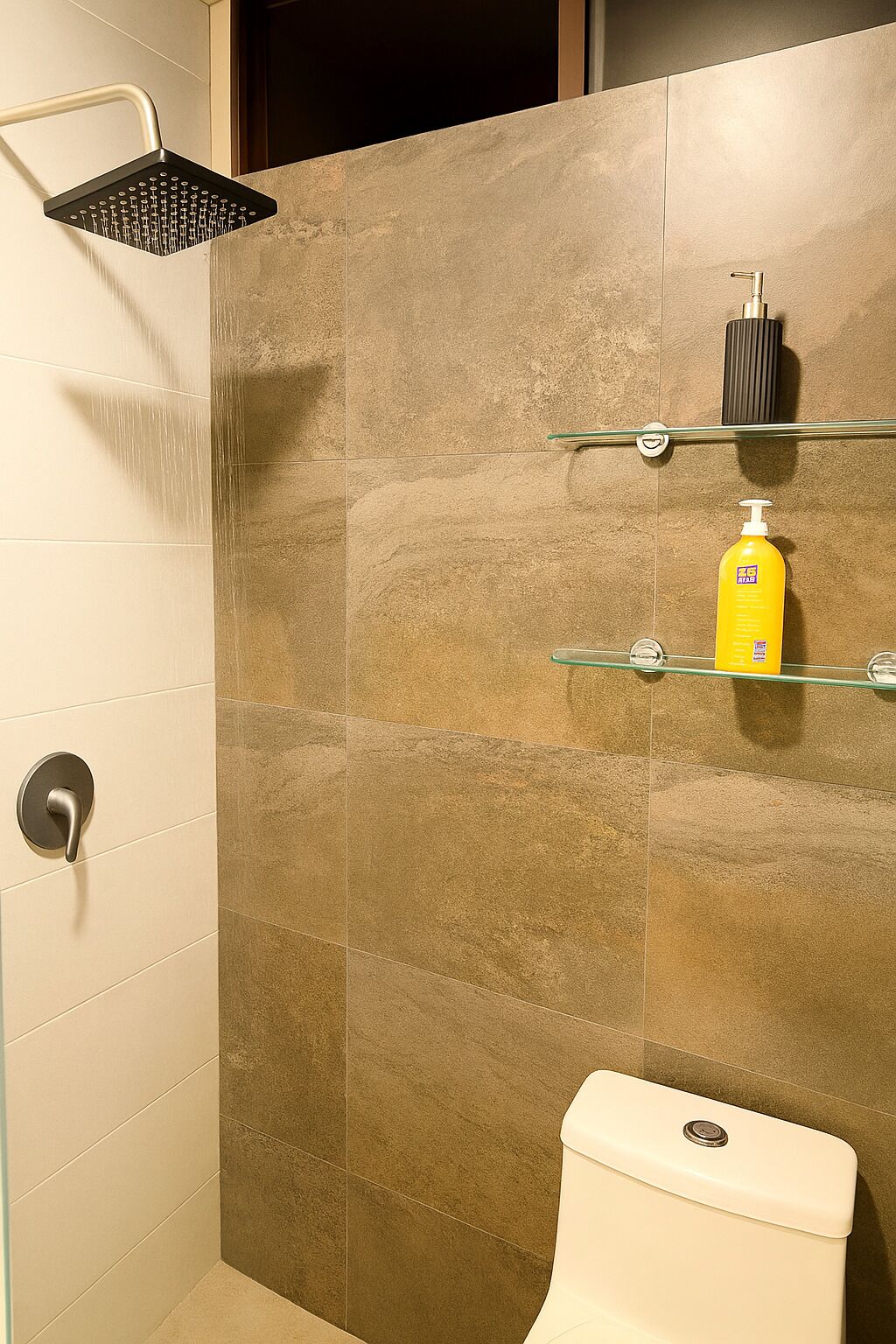 Handtücher, Seife, Shampoo, Toilettenpapier