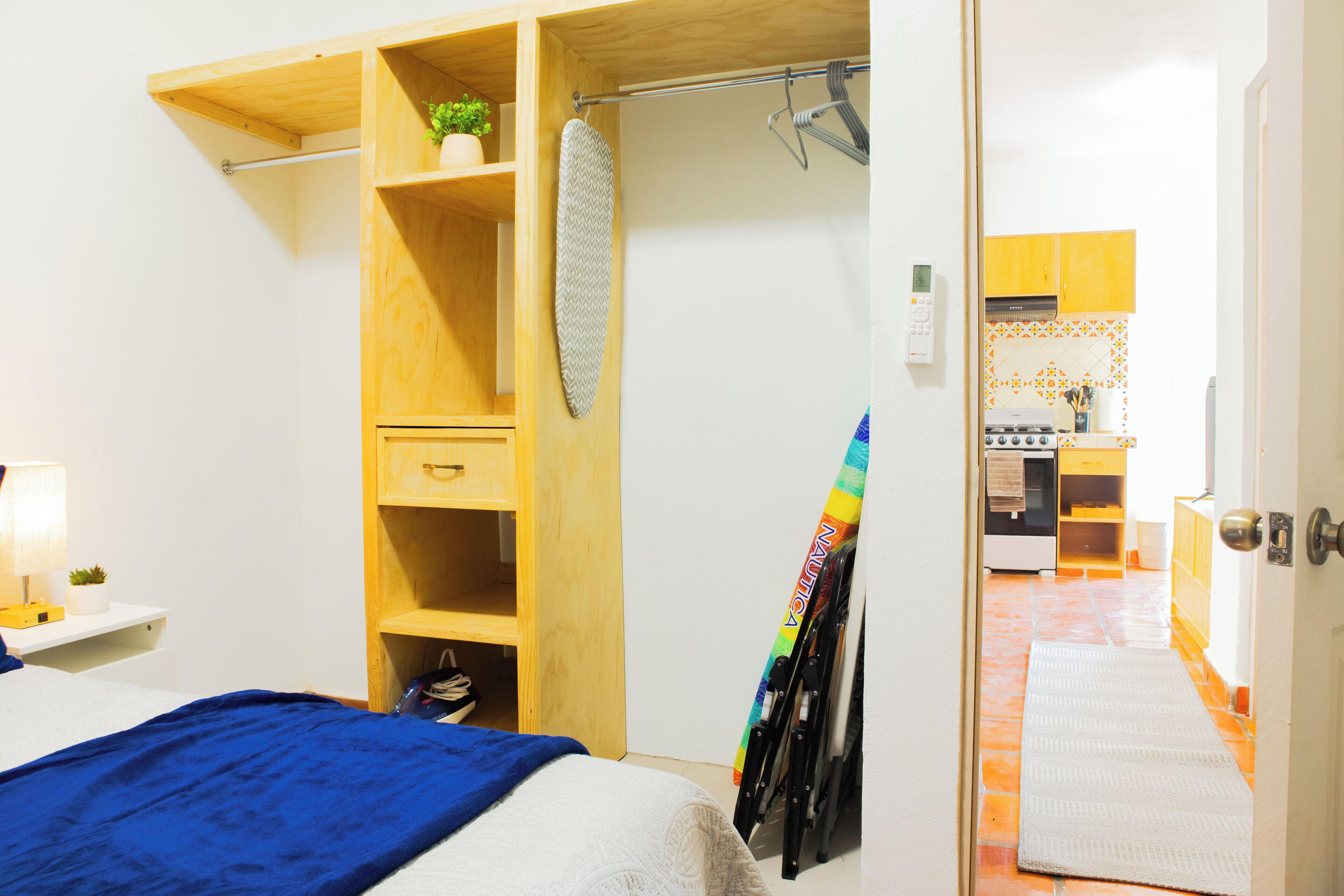 Căn hộ dành cho gia đình, bếp nhỏ, quang cảnh núi | Màn/rèm cản sáng, bàn ủi/dụng cụ ủi quần áo 