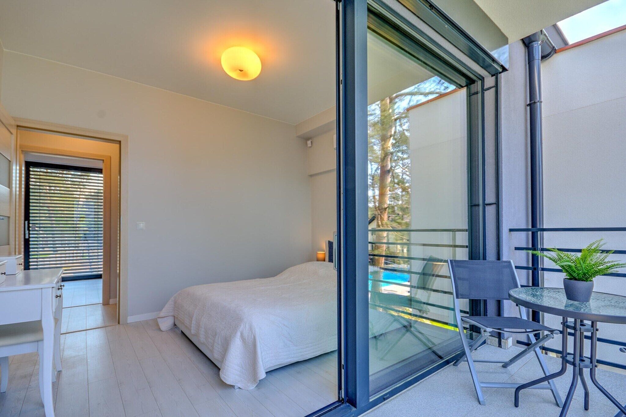 2 bedrooms, iron/ironing board, travel crib, WiFi (free)