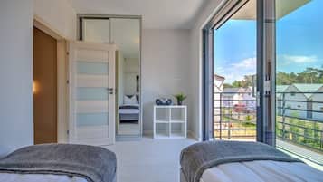 2 bedrooms, iron/ironing board, travel crib, free WiFi