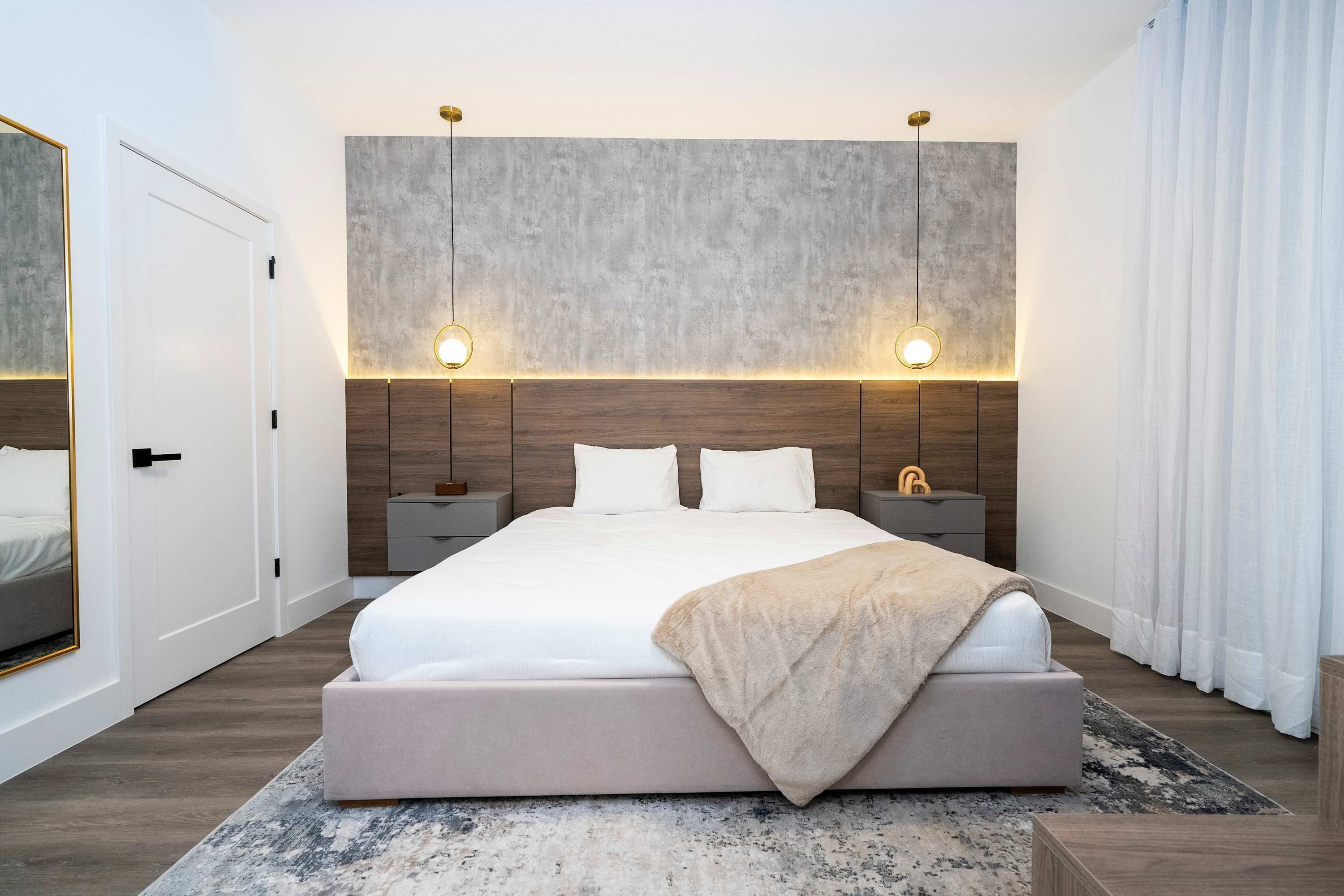 4 bedrooms, iron/ironing board, free WiFi, bed sheets