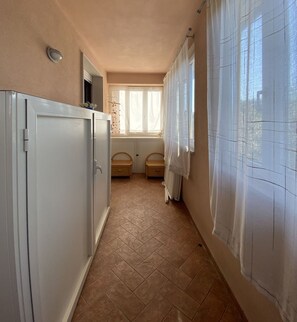 Interior - THREE-ROOM APARTMENT SLEEPS 5 IN THE PRINCESS AREA-Rif. RitaP1 (San Vincenzo)