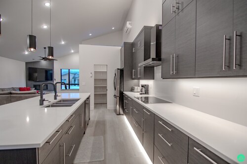 Crimson Place - Moab Home with a Private Pool!