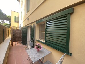 Outdoor dining - Studio Apartment for 3 Guests – Ref. Marea-Rif. Marea (San Vincenzo)