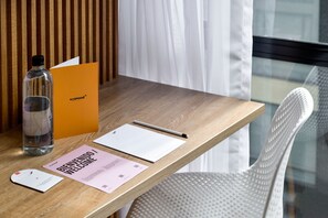 Appartement (501) | Aire de séjour | Téléviseur
