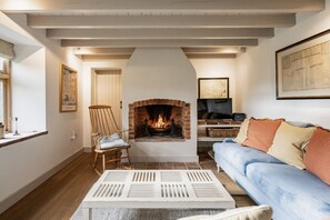 Unclassified image, 5 of 33, button