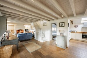 Unclassified image, 4 of 33, button