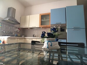 Fridge, oven, dishwasher