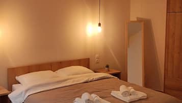 1 bedroom, desk, iron/ironing board, free WiFi