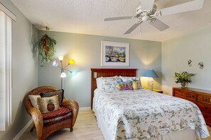 2 bedrooms, iron/ironing board, internet, bed sheets