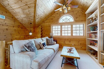 Log Haven: Pool Access, Championship Golf & Torch Lake Getaway