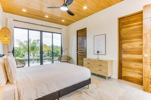 4 bedrooms, iron/ironing board, internet, bed sheets